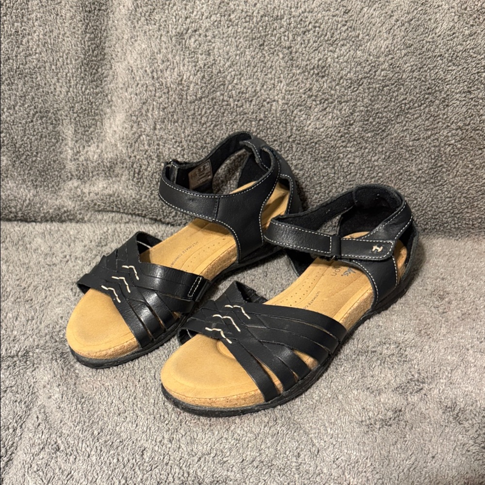Clarks Collection Roseville Cove Women 6.5 Leather Sandial Shoe Black Strap Flat